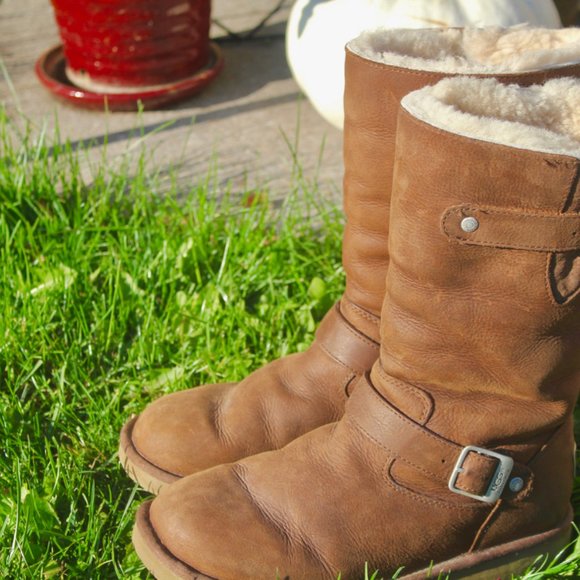 UGG (Sutter) Brown Size 8 Boot Weather Resistant - Picture 4 of 14